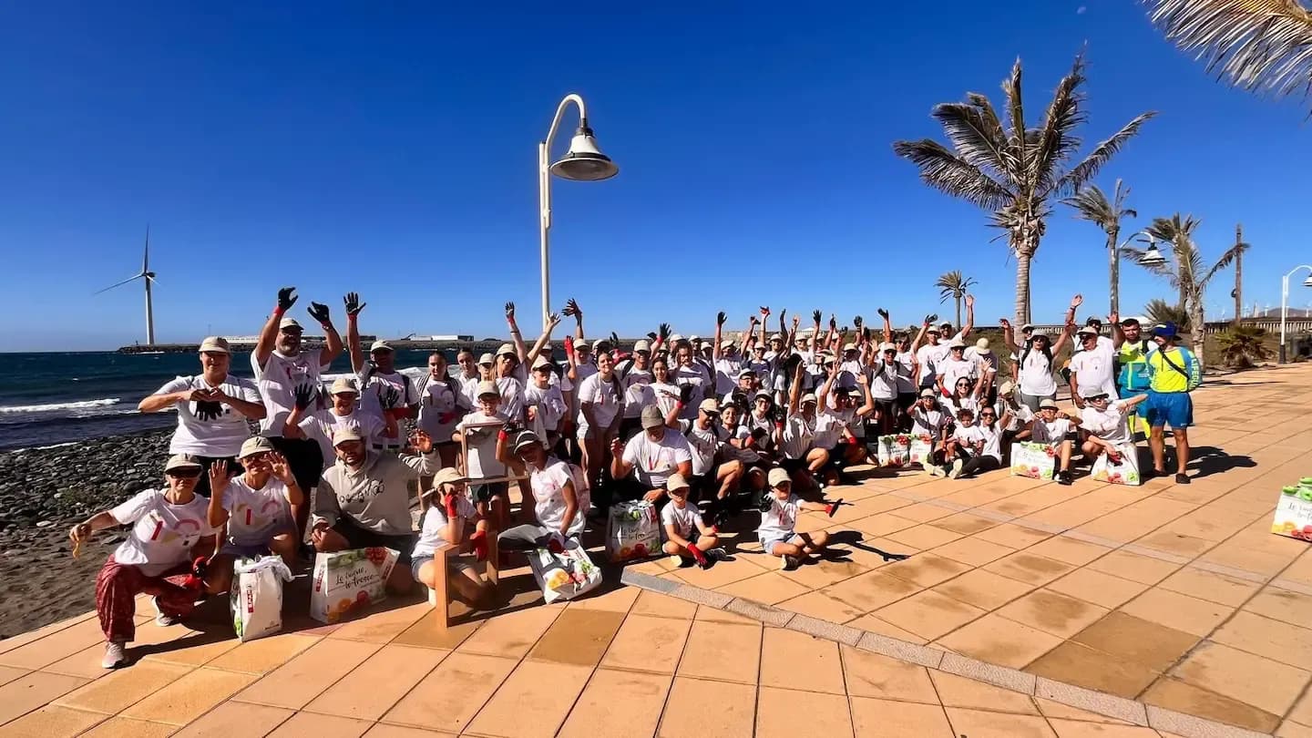 Portada de noticia: Ayagaures Medioambiente colabora en la protección del litoral de Agüimes