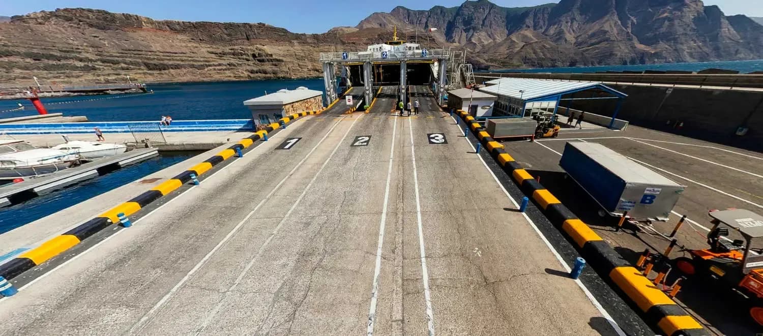 Portada de noticia: Ayagaures Medioambiente, adjudicataria del servicio de limpieza de Puertos Canarios