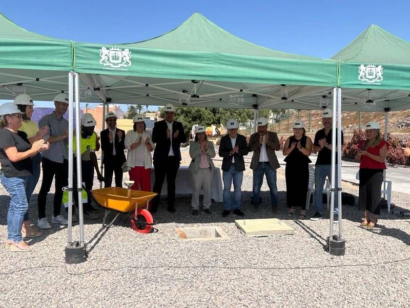 Portada de la noticia: Pérez Moreno comienza la construcción de la Biblioteca Pública de Ingenio